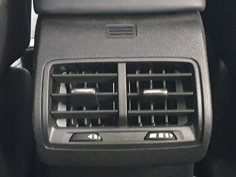 More views of Citroen e-C4 X