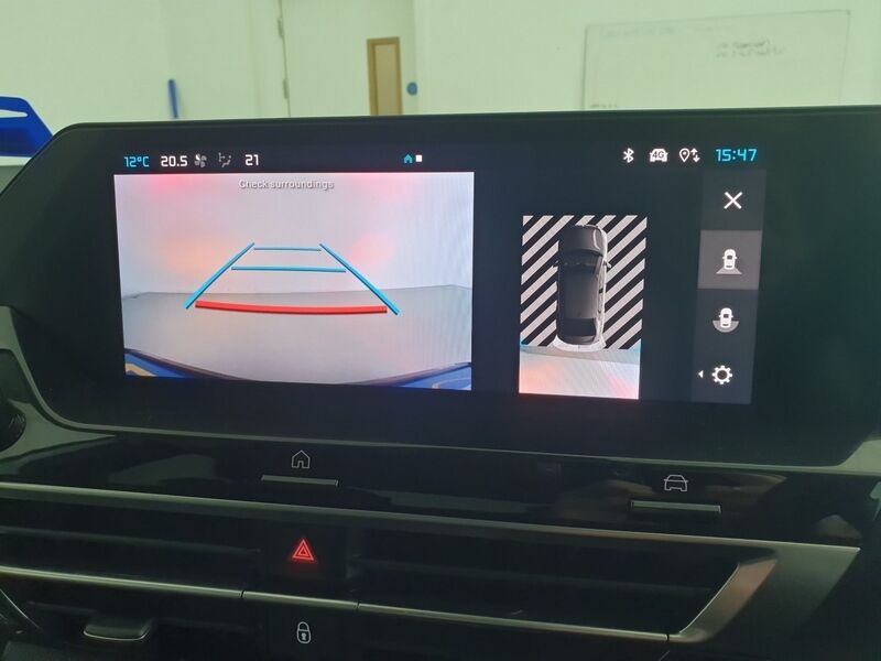 More views of Citroen e-C4 X