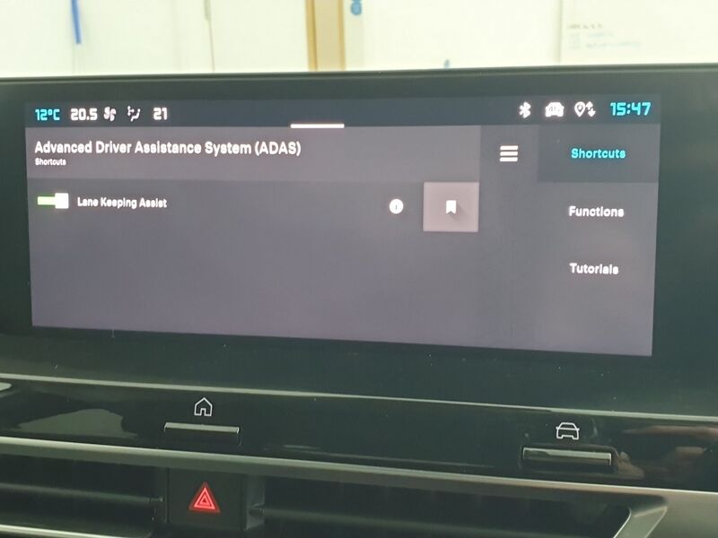 More views of Citroen e-C4 X