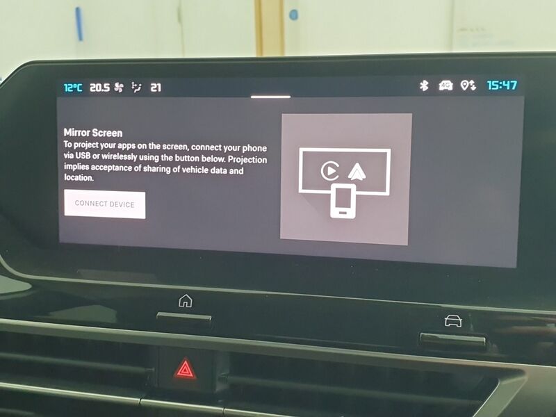 More views of Citroen e-C4 X