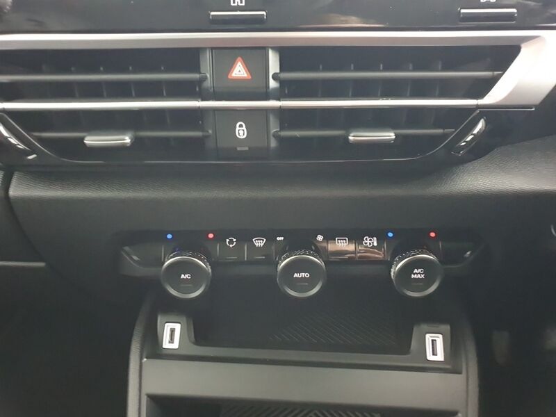 More views of Citroen e-C4 X