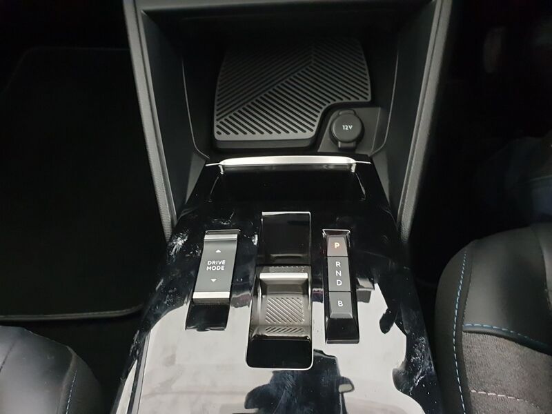 More views of Citroen e-C4 X