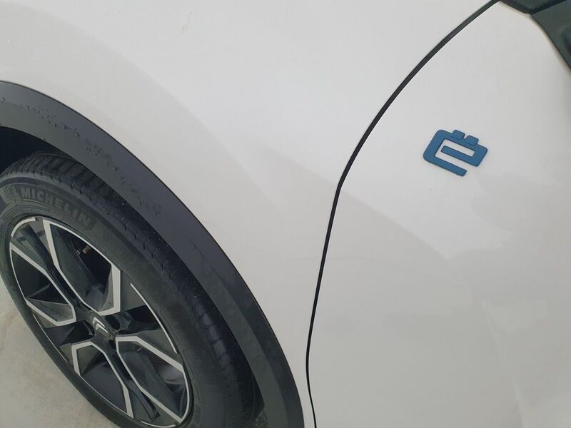 More views of Citroen e-C4 X