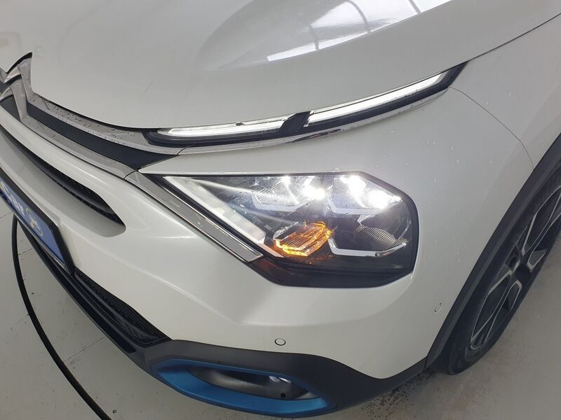 More views of Citroen e-C4 X