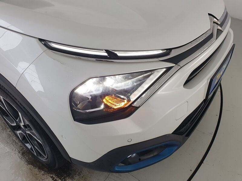 More views of Citroen e-C4 X