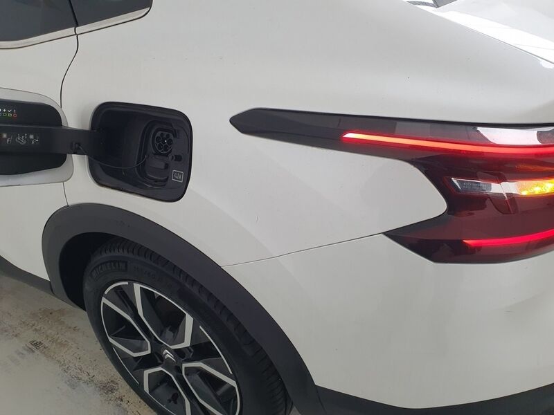 More views of Citroen e-C4 X