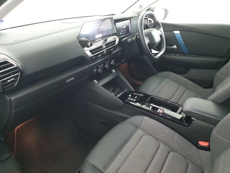 More views of Citroen e-C4 X