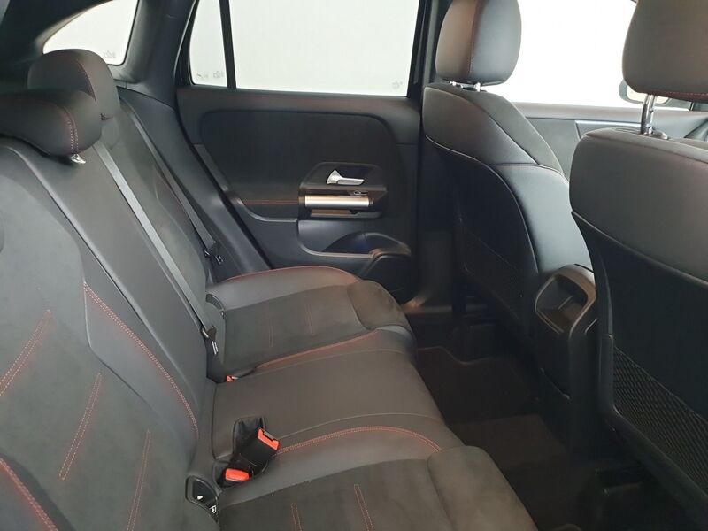 More views of Mercedes-Benz GLA