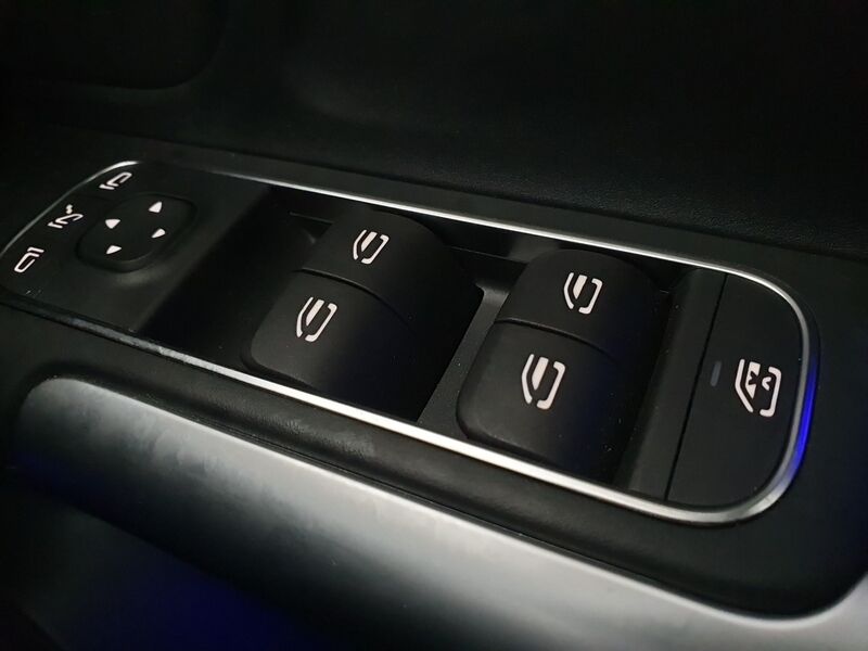 More views of Mercedes-Benz GLA