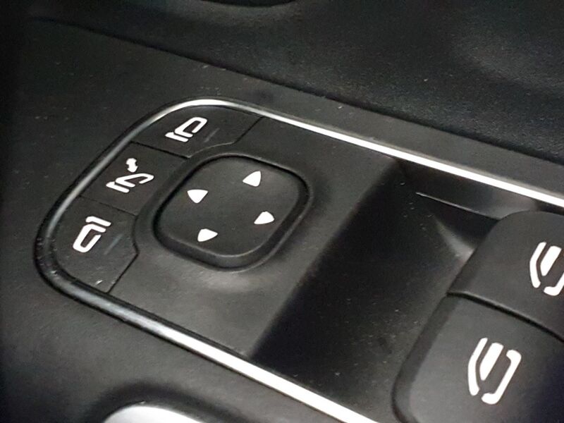 More views of Mercedes-Benz GLA