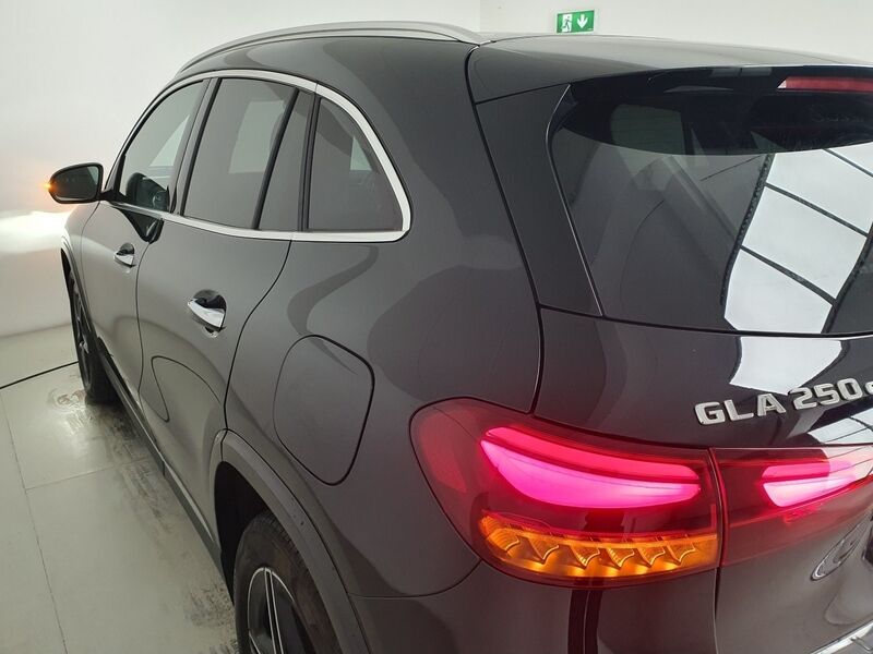 More views of Mercedes-Benz GLA