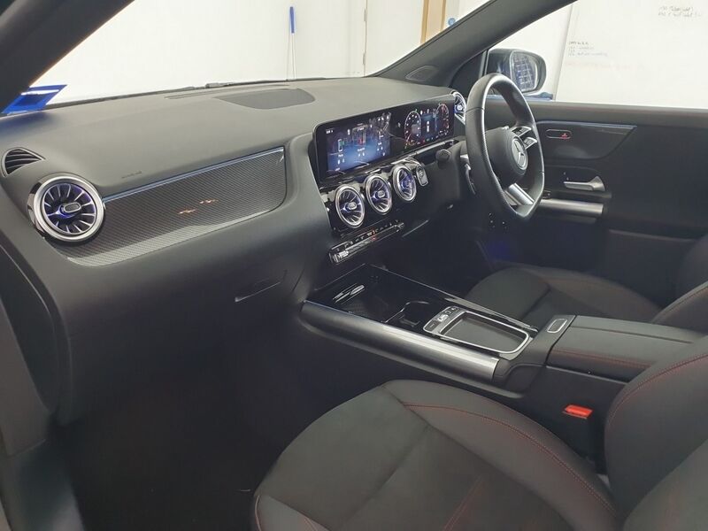 More views of Mercedes-Benz GLA