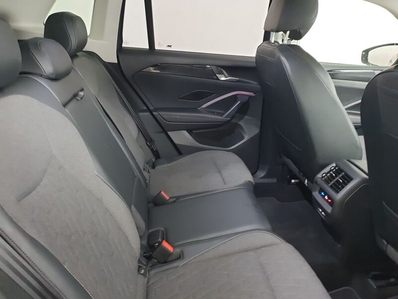 More views of Volkswagen Tiguan