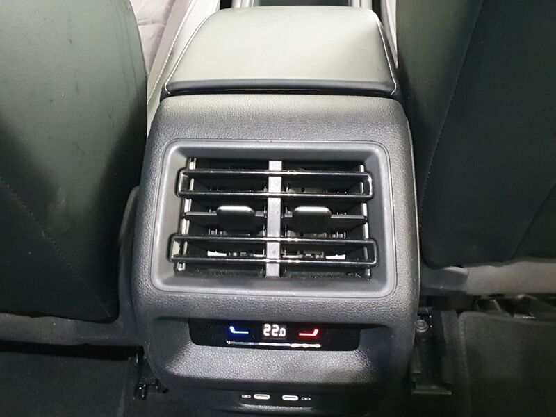 More views of Volkswagen Tiguan