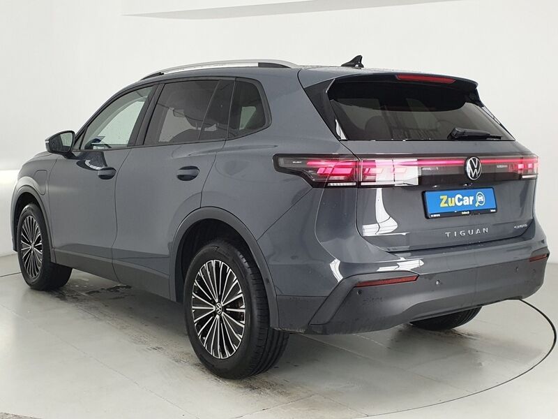 More views of Volkswagen Tiguan