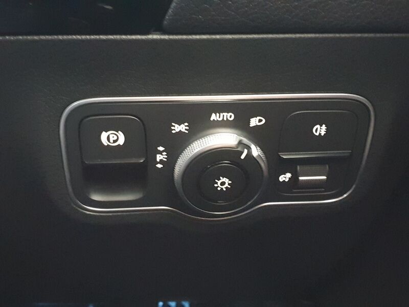 More views of Mercedes-Benz EQA