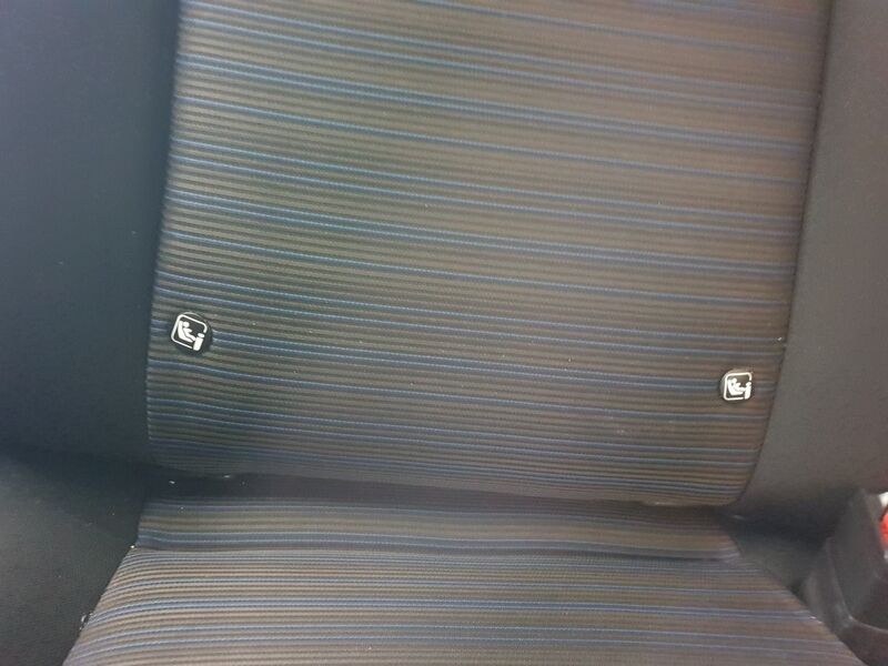 More views of Nissan Leaf