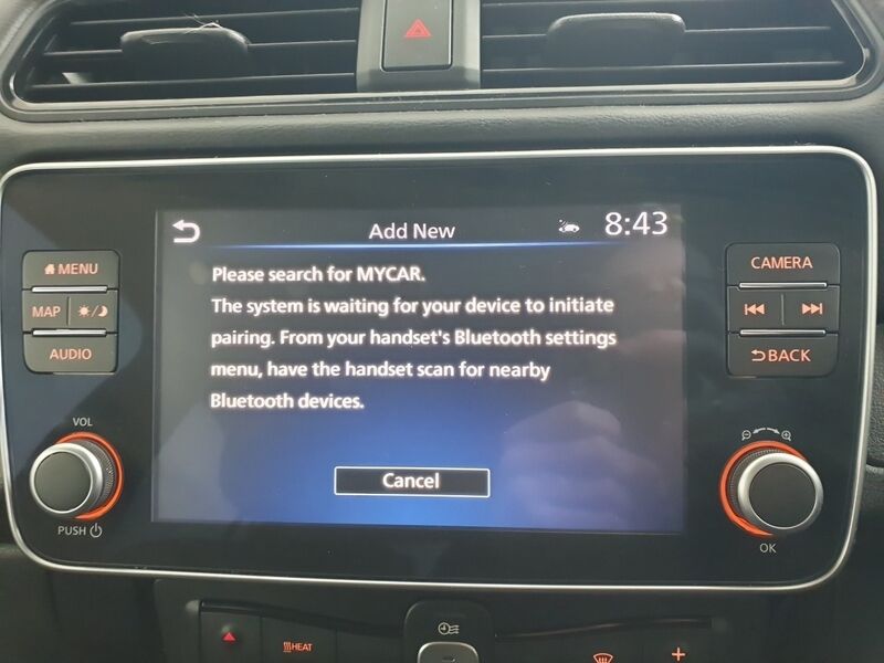 More views of Nissan Leaf