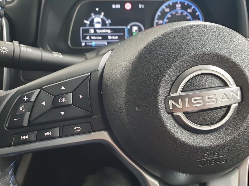 More views of Nissan Leaf