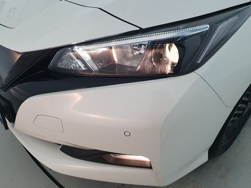 More views of Nissan Leaf