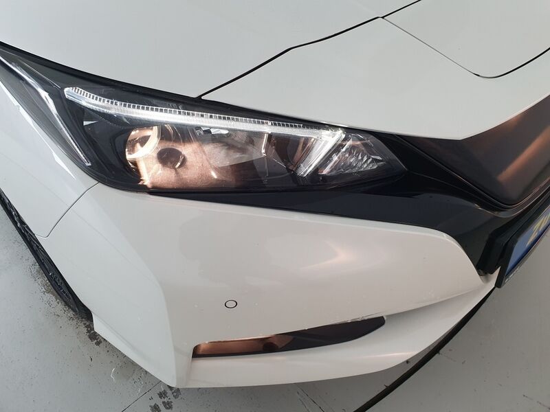 More views of Nissan Leaf