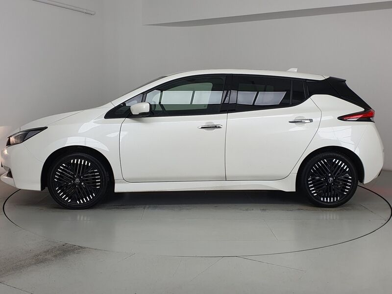 More views of Nissan Leaf