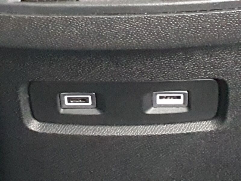 More views of Citroen e-C4