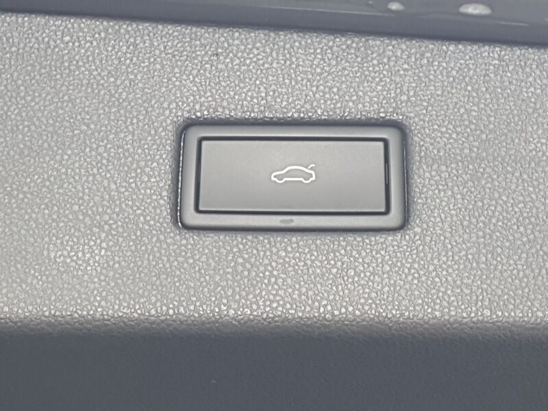 More views of Volkswagen Tiguan