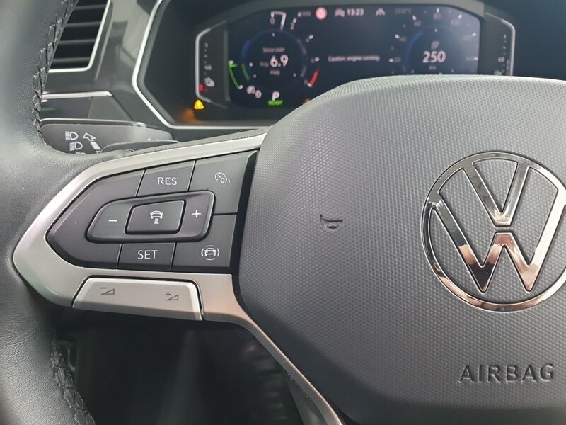 More views of Volkswagen Tiguan