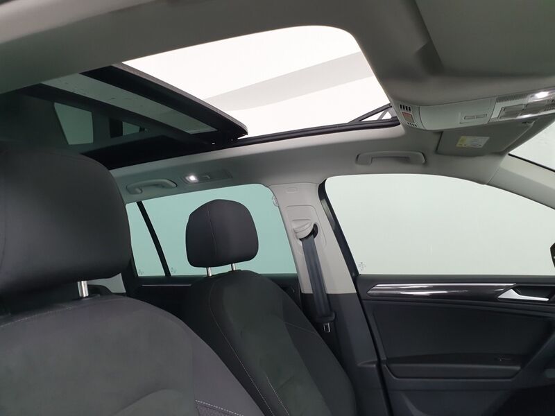 More views of Volkswagen Tiguan