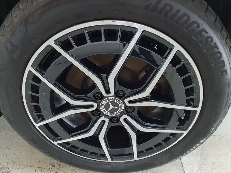 More views of Mercedes-Benz EQB