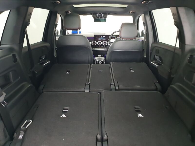 More views of Mercedes-Benz EQB