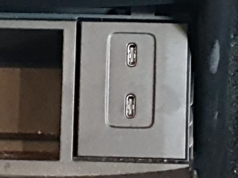 More views of Mercedes-Benz EQB