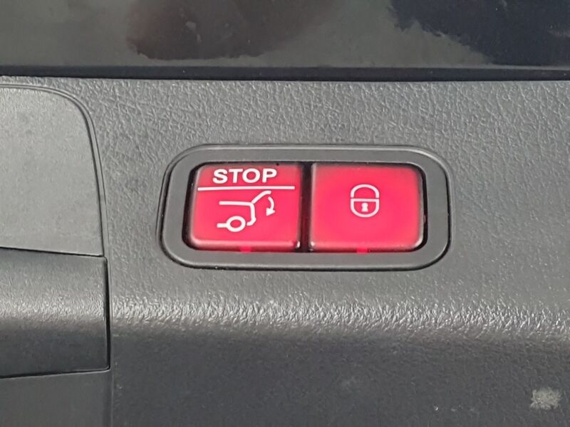 More views of Mercedes-Benz EQB