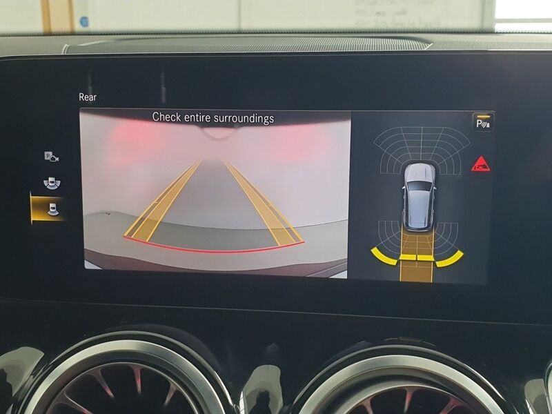 More views of Mercedes-Benz EQB