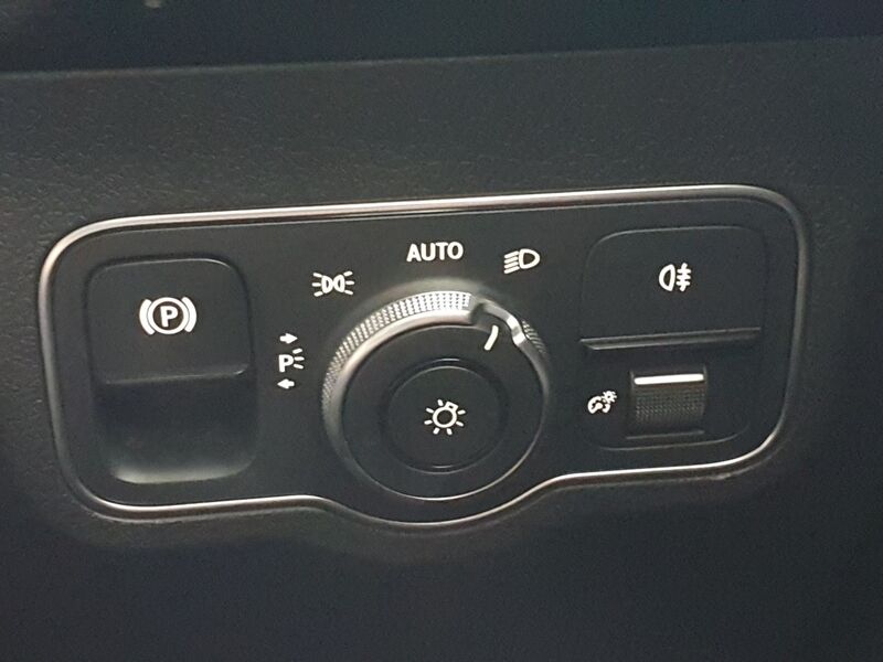 More views of Mercedes-Benz EQB