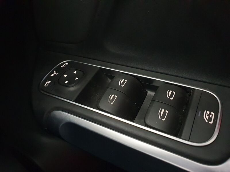 More views of Mercedes-Benz EQB