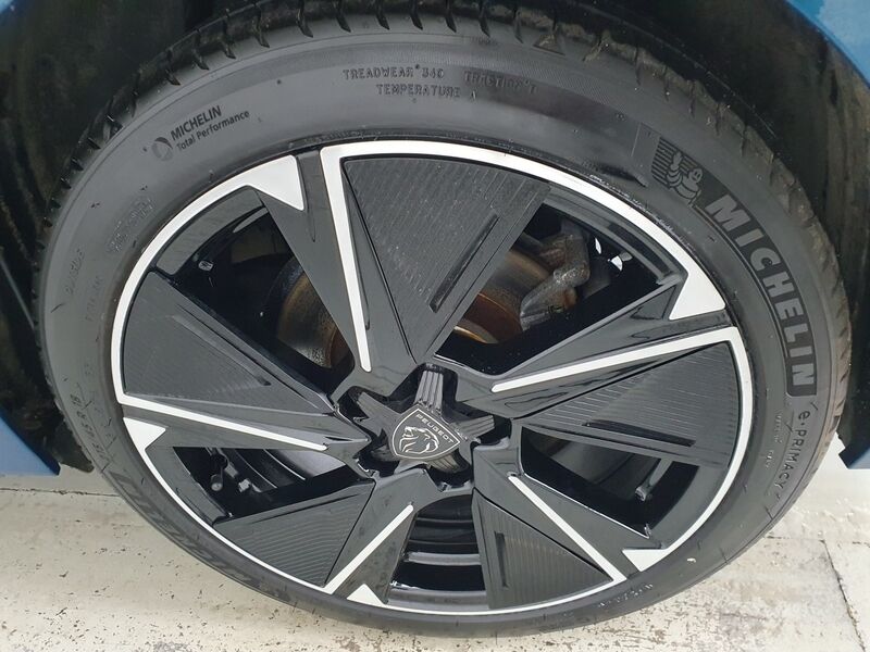 More views of Peugeot 308