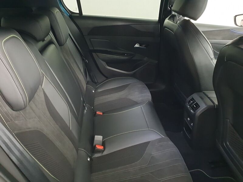 More views of Peugeot 308