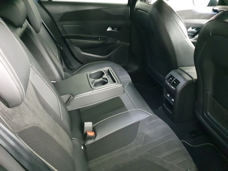 More views of Peugeot 308