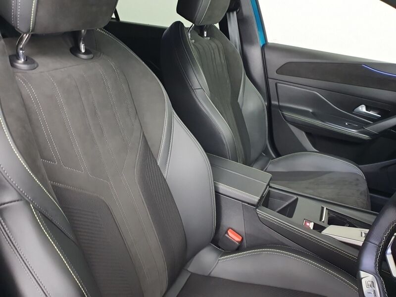 More views of Peugeot 308