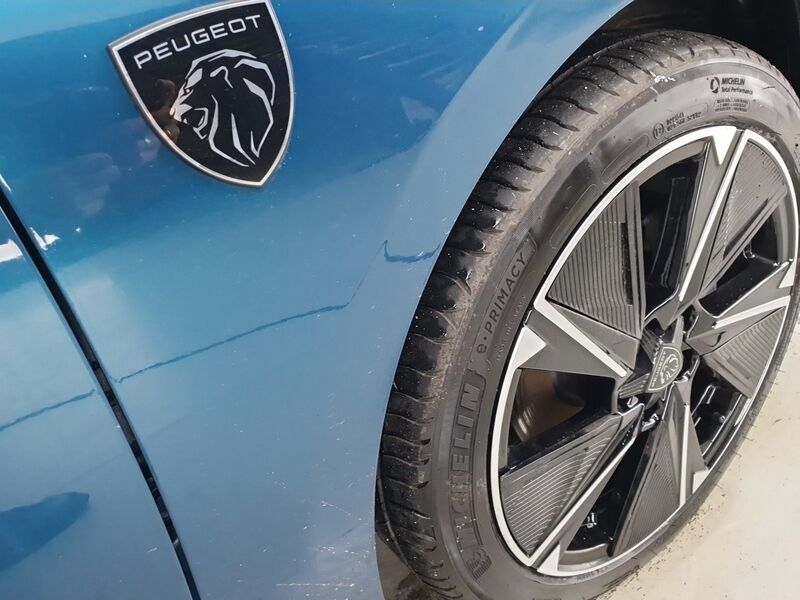 More views of Peugeot 308