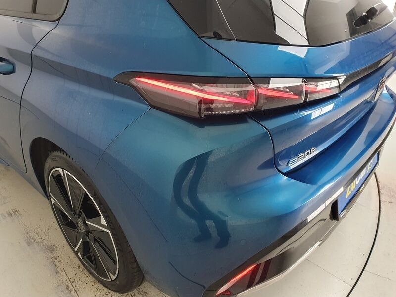 More views of Peugeot 308