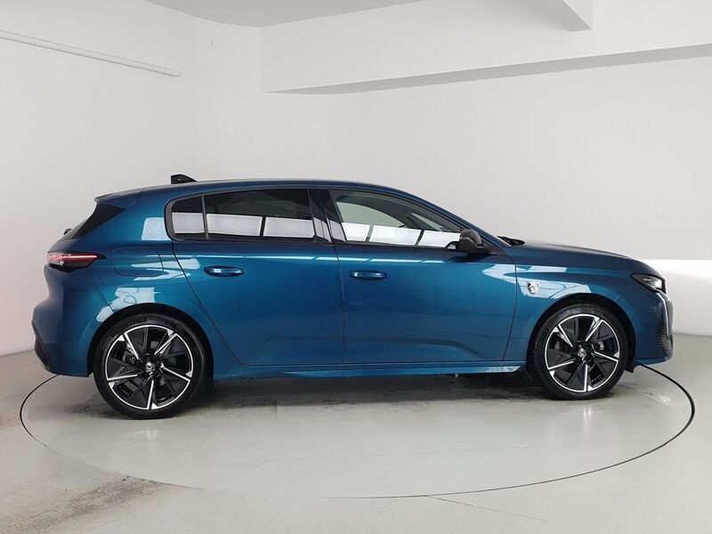 More views of Peugeot 308