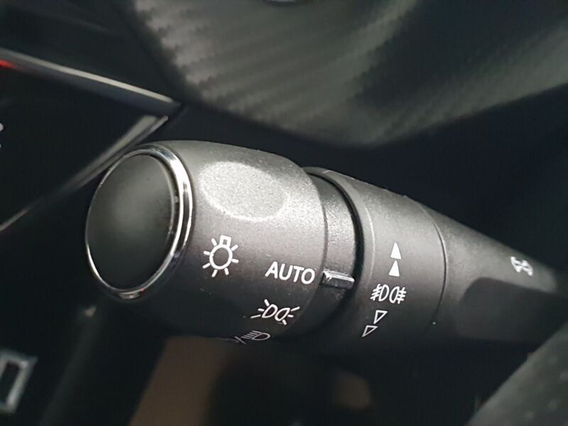 More views of Peugeot 2008