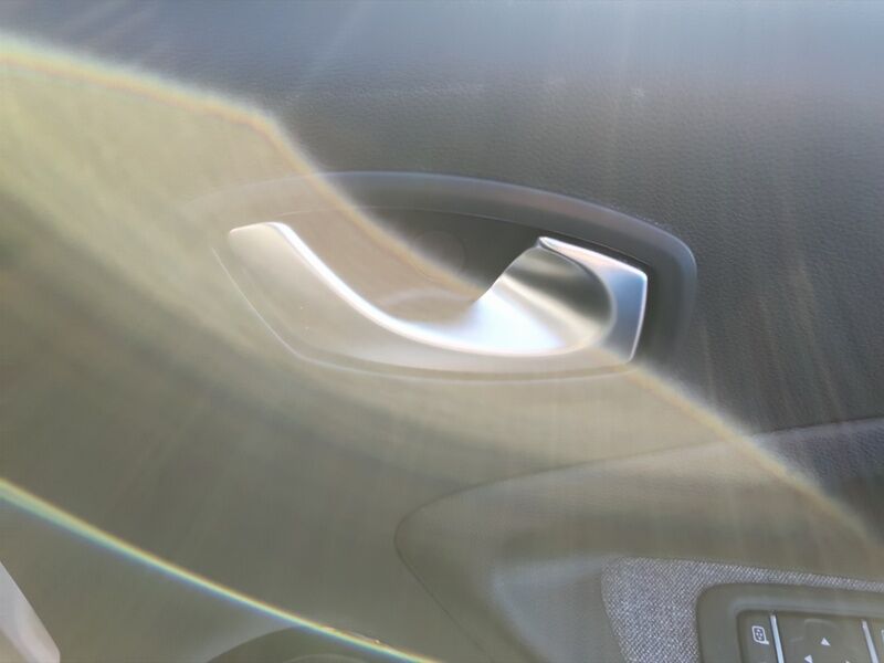 More views of Renault Zoe