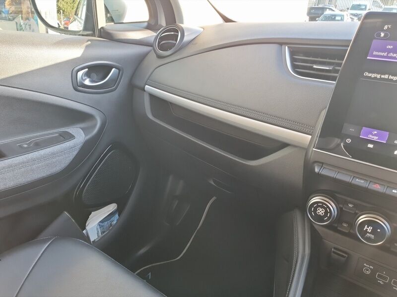 More views of Renault Zoe