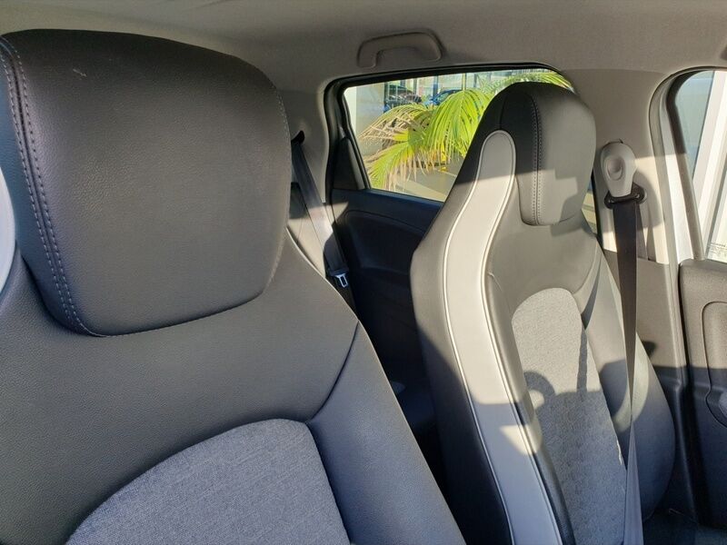 More views of Renault Zoe