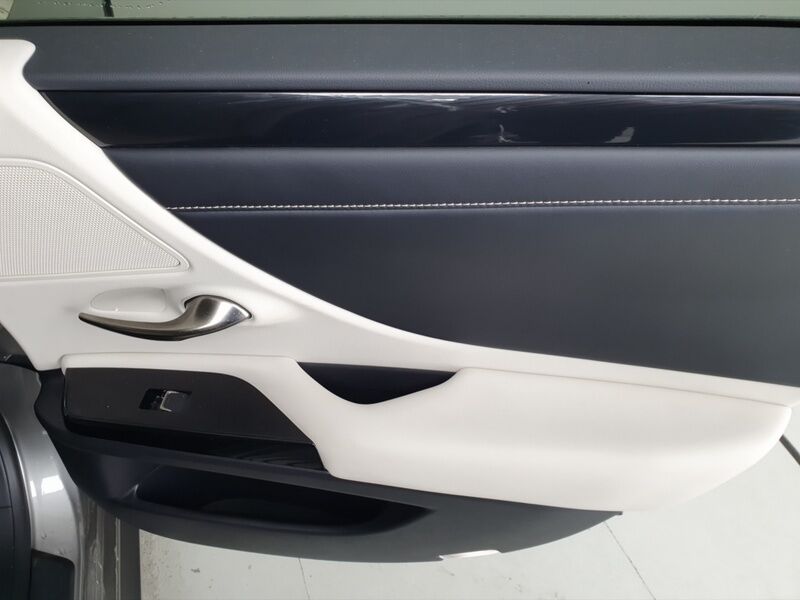 More views of Lexus ES