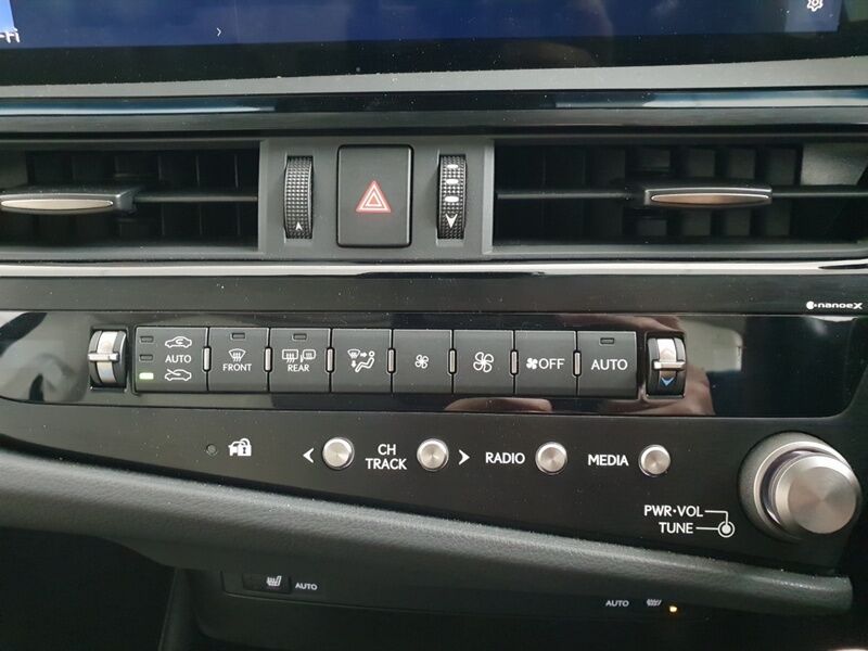 More views of Lexus ES